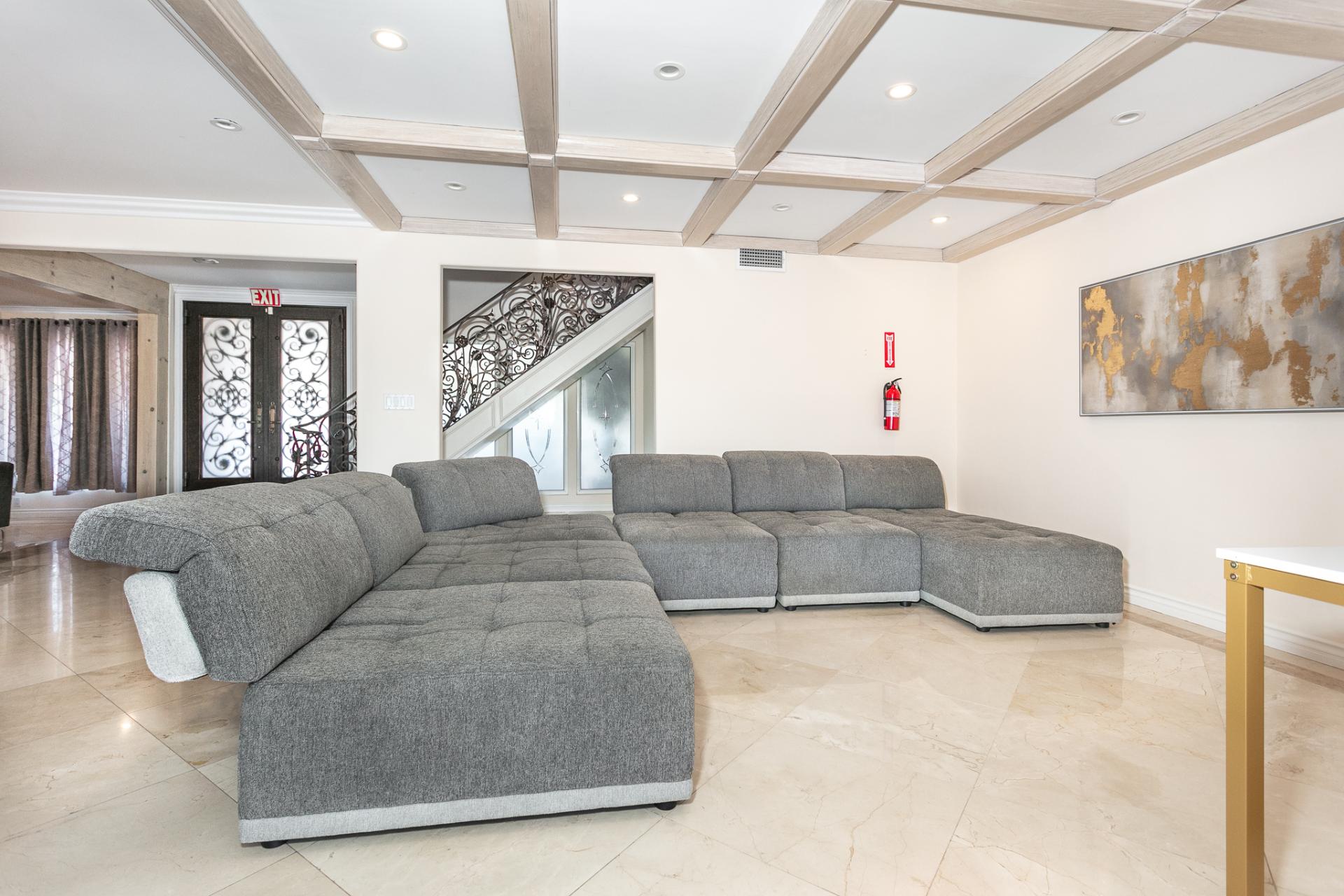 Sitting area · marble floors